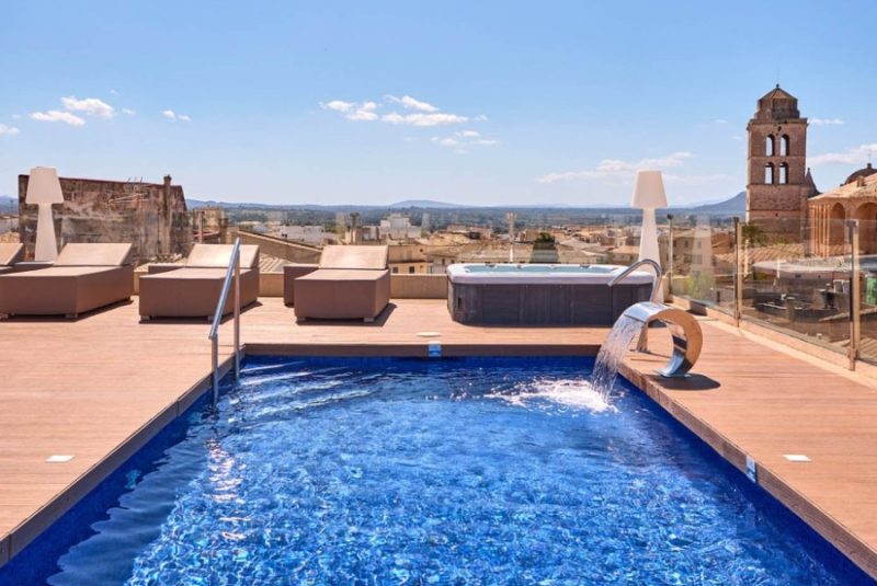 canribera-byzafiro-skypool_shape